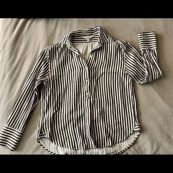 Grey and white button down shirt - Picture 1 of 3